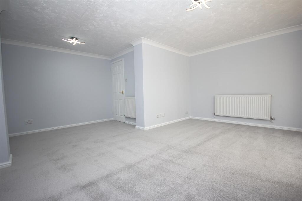 House in Portsmouth - More