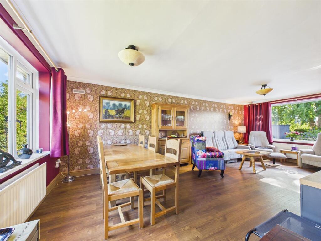 House in East Lindsey, Alford - More