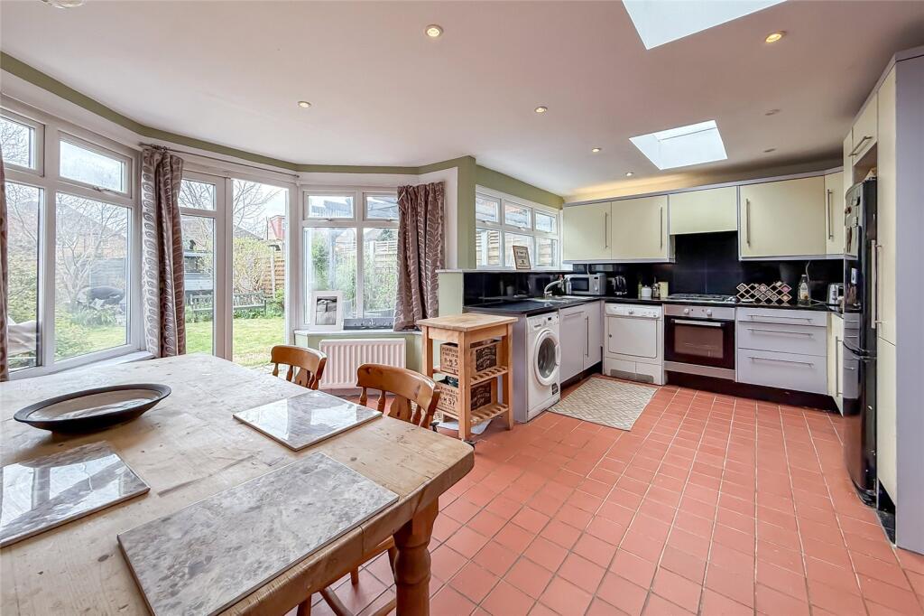 Additional image 4 of Wynchlands Crescent, St. Albans, Hertfordshire, AL4