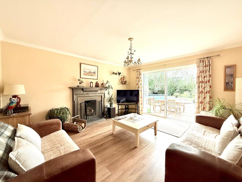 Oakleigh Road, Stratford-Upon-Avon, Warwickshire, CV37 photo 3