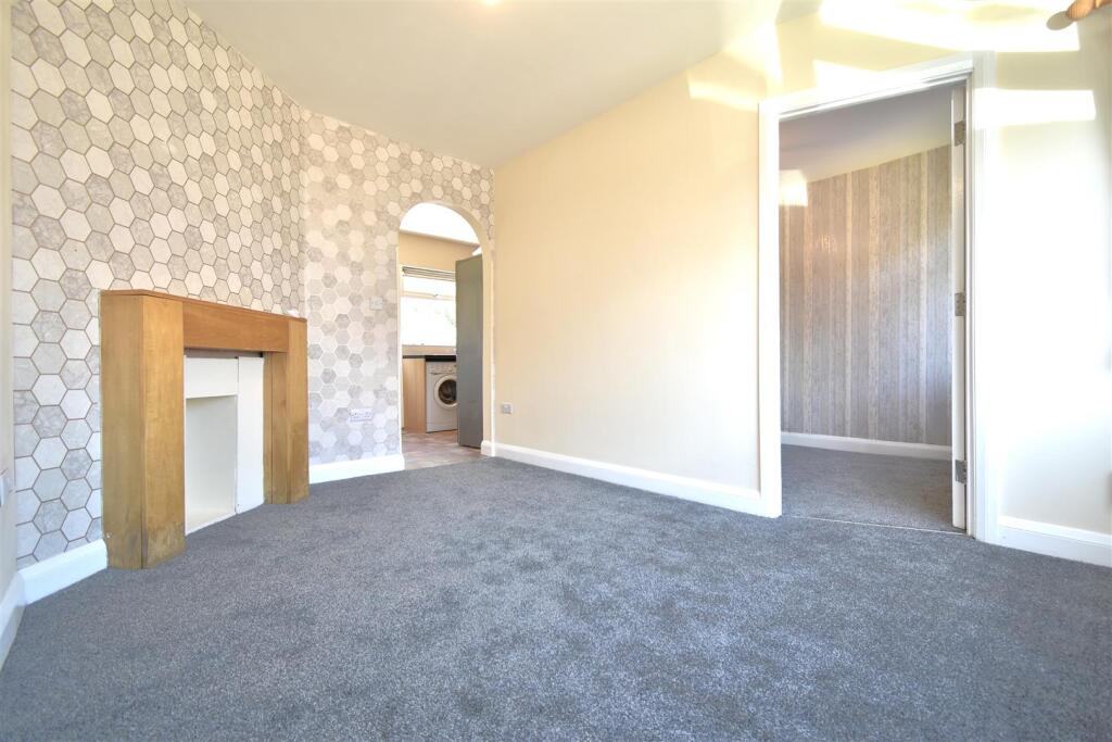 House in Slough - View 2