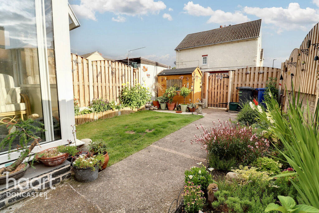 House in Doncaster, Instoneville, Askern - View 4
