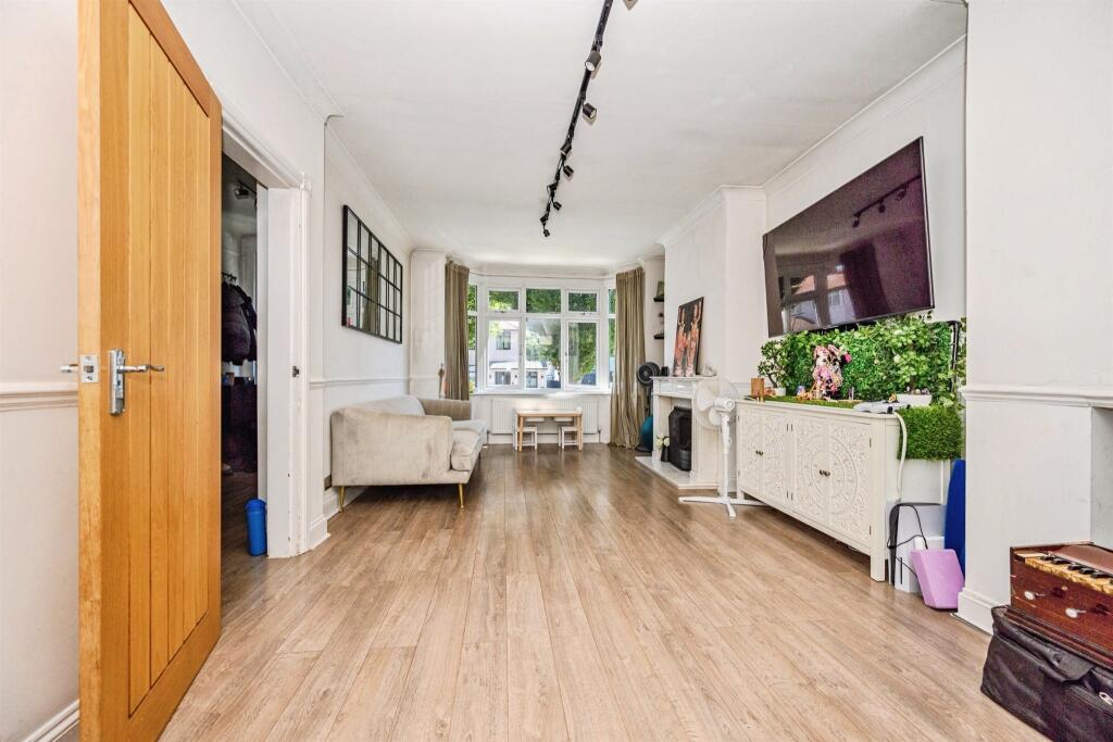 House in Watford - View 4