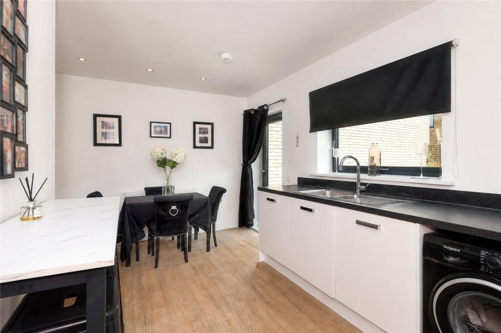 House in Cambridge, Trumpington - More