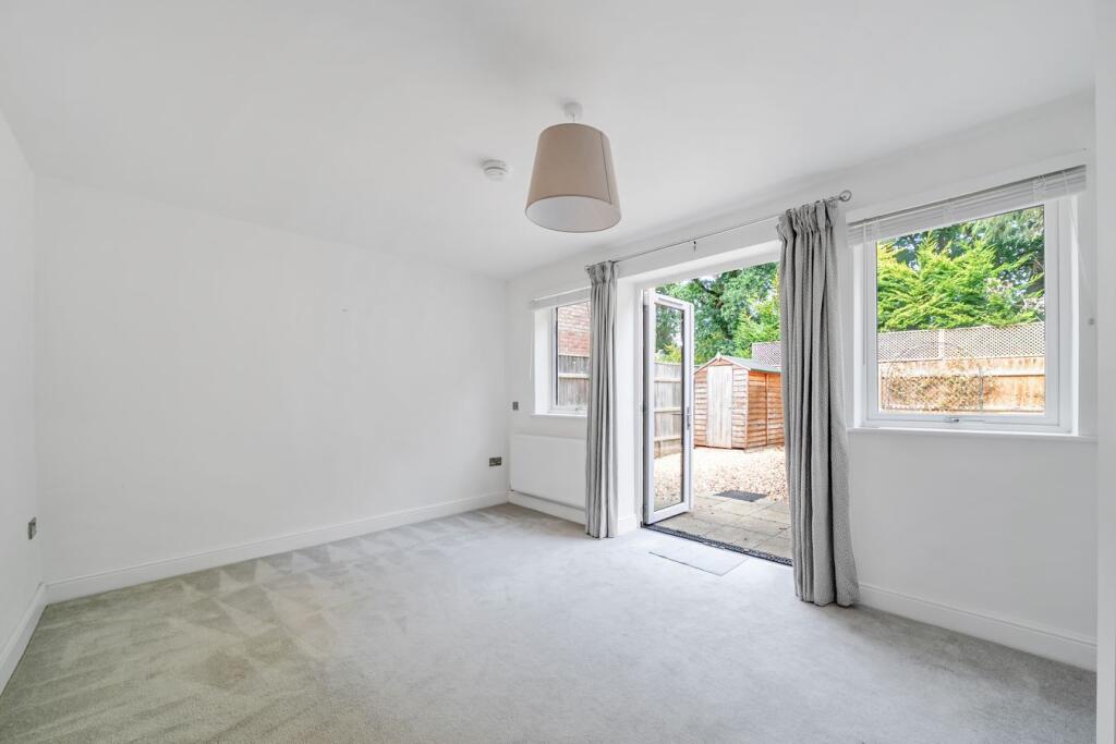 House in Southampton - View 4