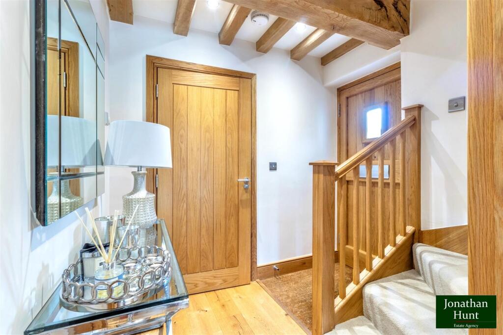 The Old Dairy Mews, Buntingford photo 2