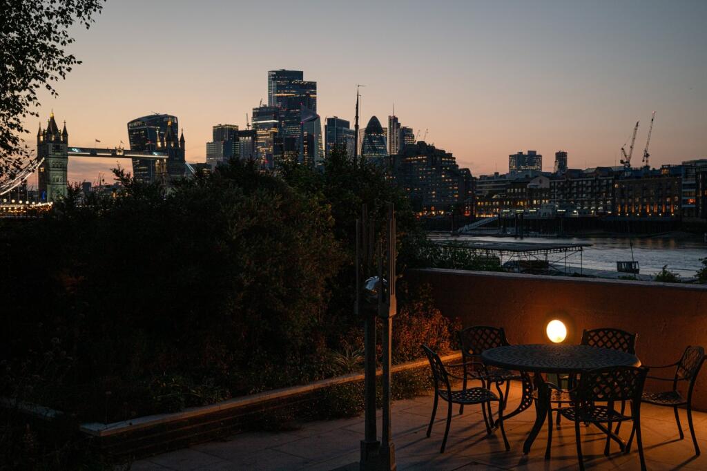 Apartment in London - View 5