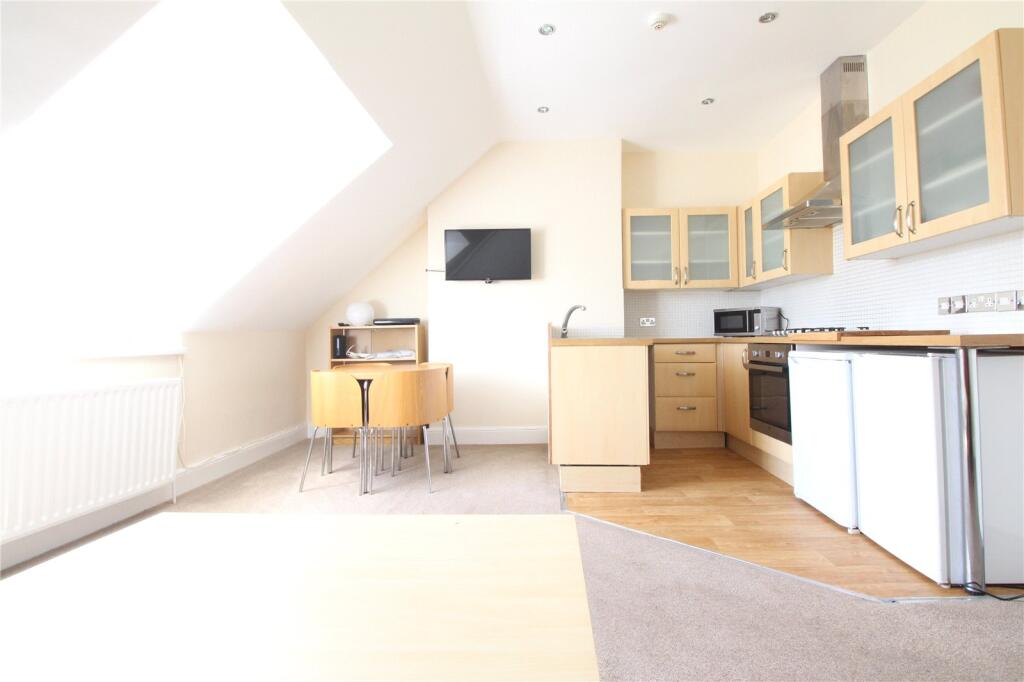 Apartment in Bristol - More