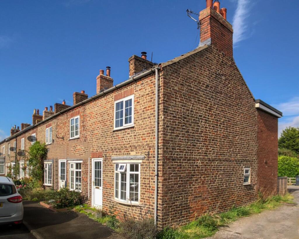 2-bed terraced on Stainthorpes Row, South Otterington, DL7, £170,000
