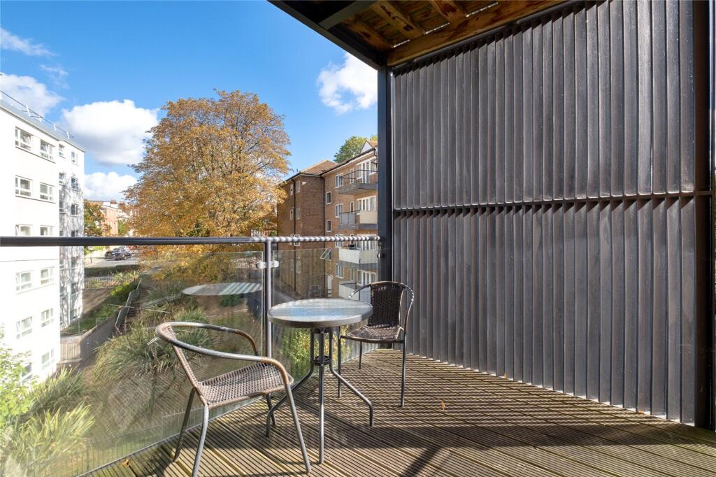 Apartment in London - View 3