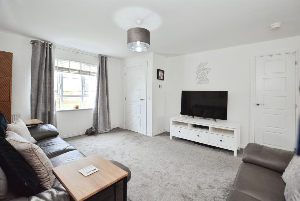 House in Brookfield, Merchiston, Renfrewshire - View 4