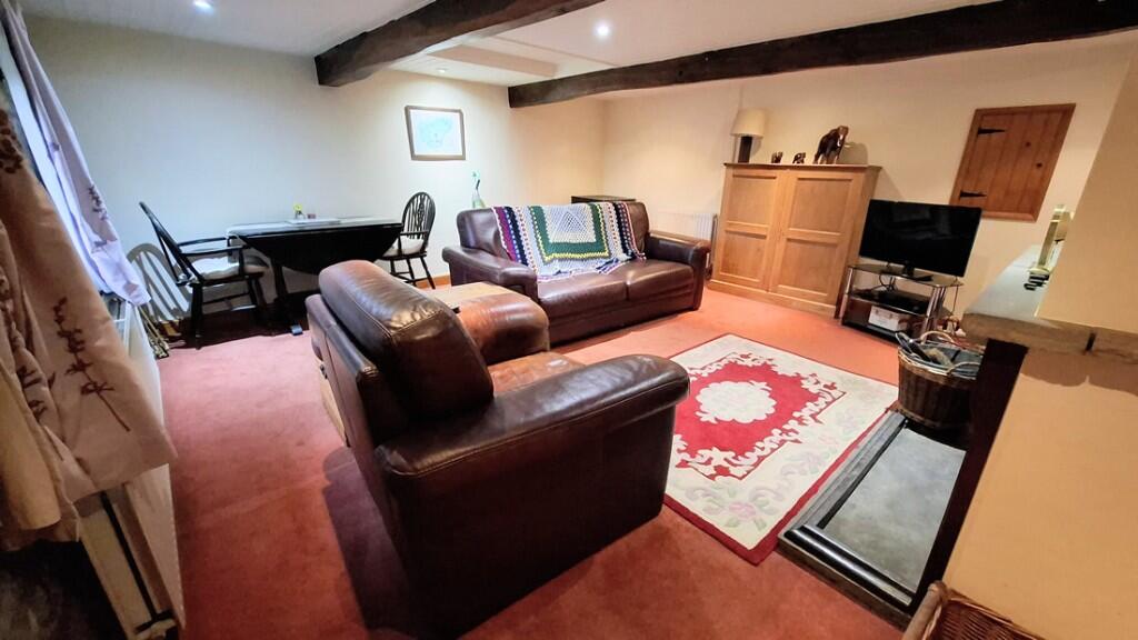4 Hill End Road Delph OL3 5JA photo 3