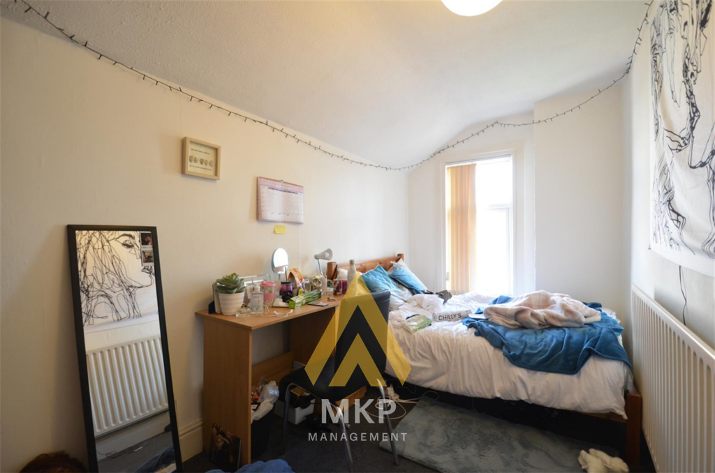 5 bedroom terraced house for rent