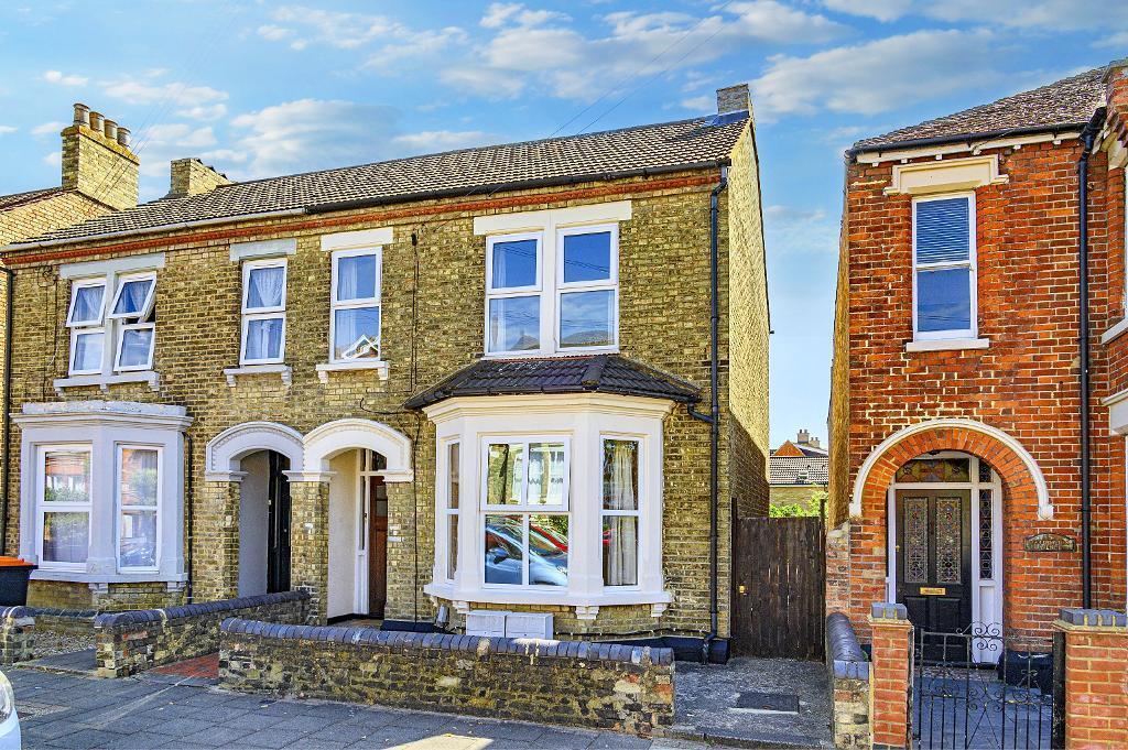 Main image of property: Goldington Avenue, Bedford, MK40 3BY