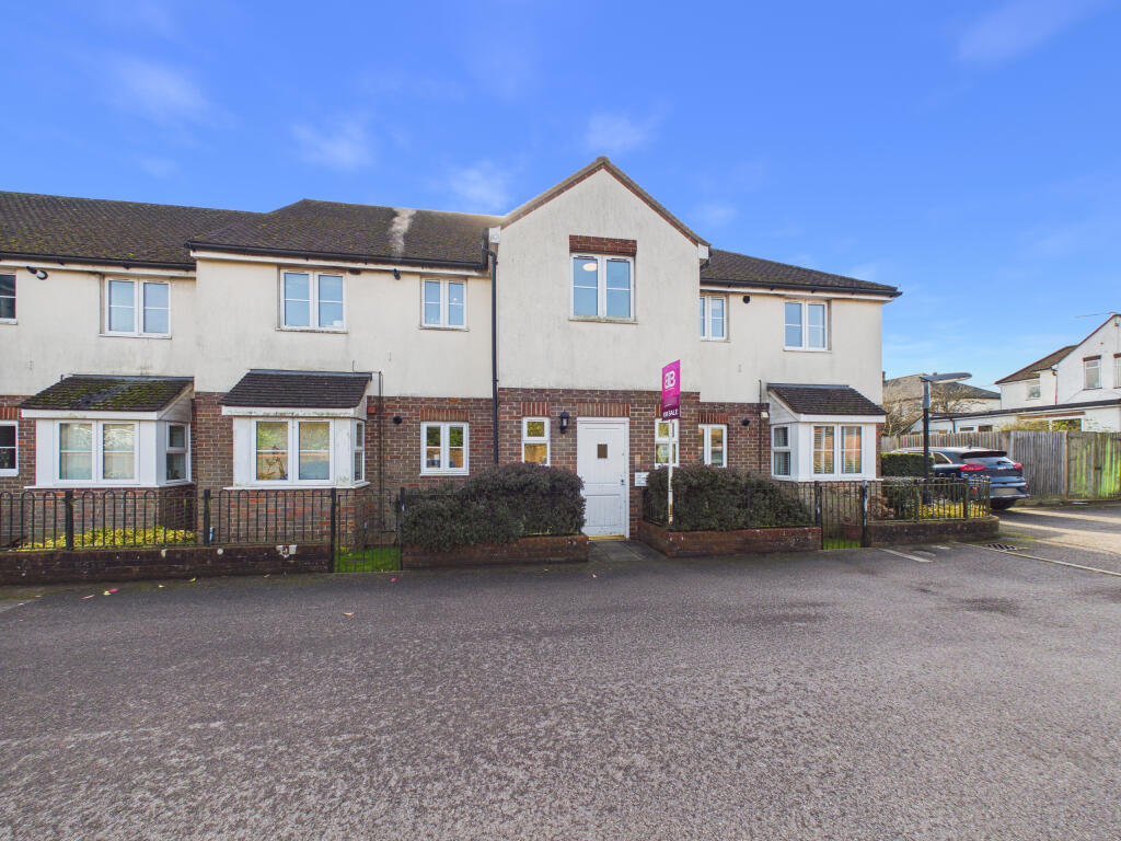 Main image of property: Hunt Court, Marlow Road, Stokenchurch, High Wycombe, Buckinghamshire