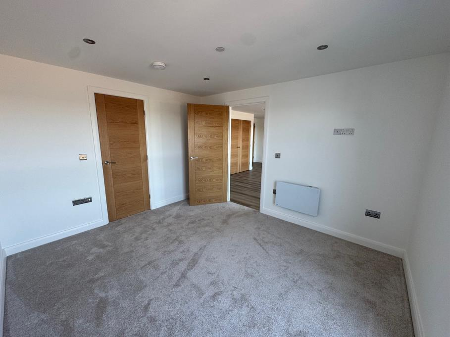 Apartment in Leeds, West Yorkshire - View 4