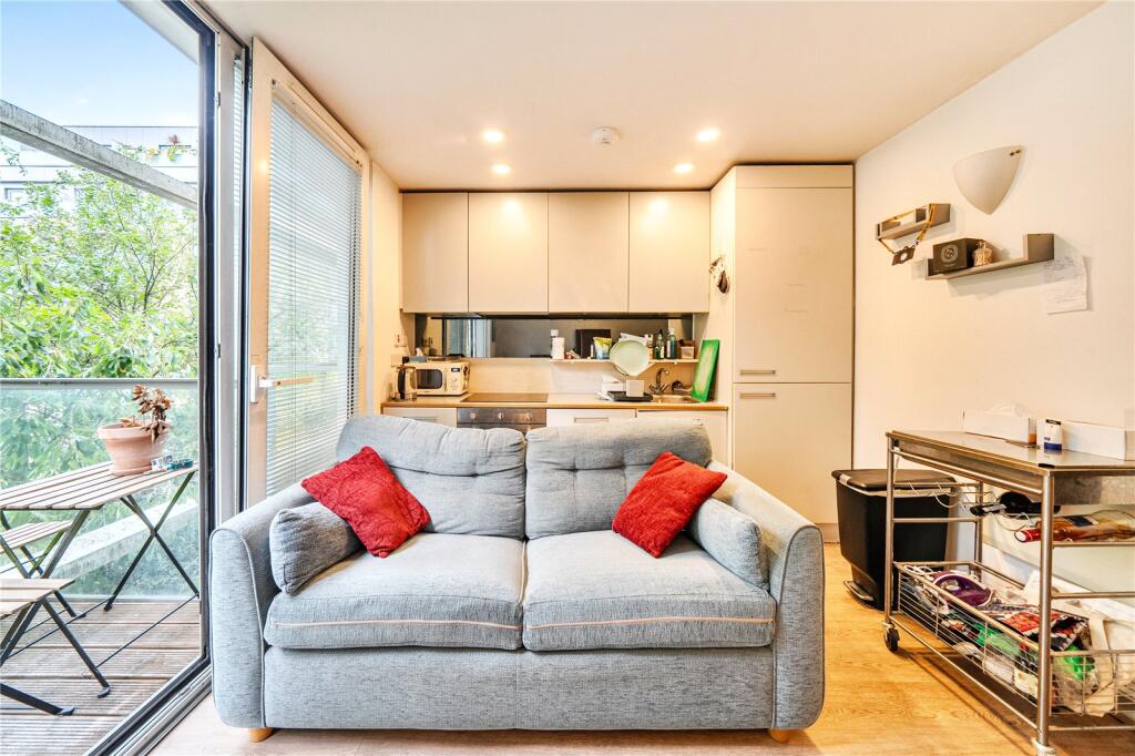 Apartment in London - View 5