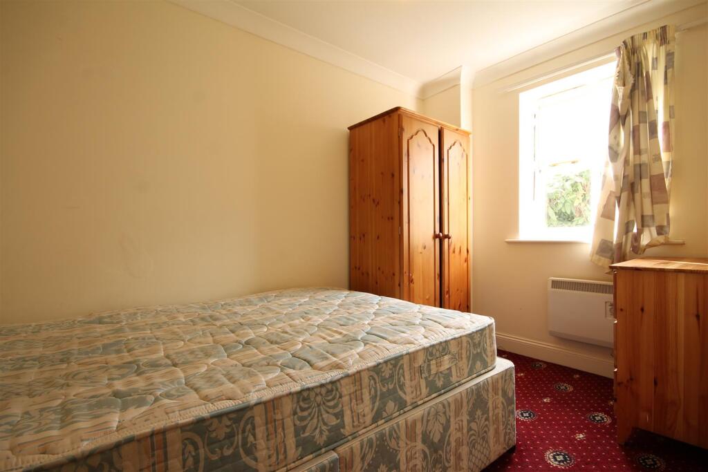 Apartment in Newcastle upon Tyne, Tyne and Wear - View 3