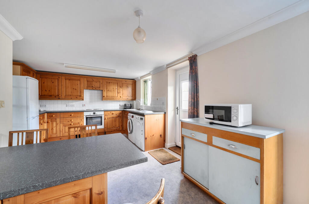 House in Taunton - View 4