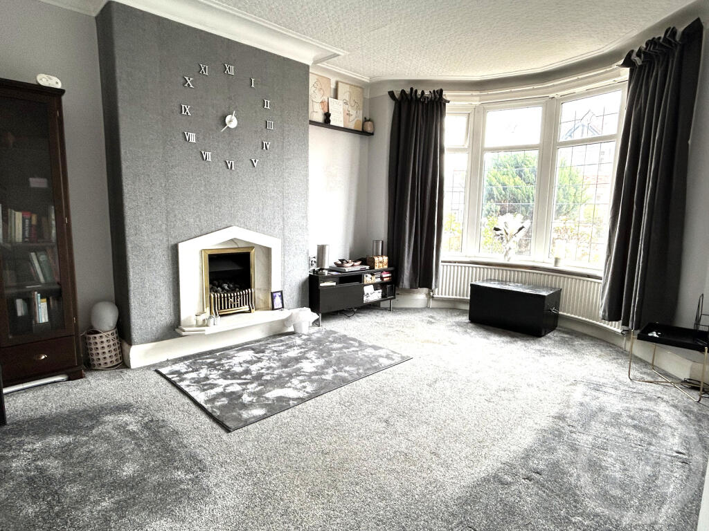 Knowle Avenue, Bispham photo 2