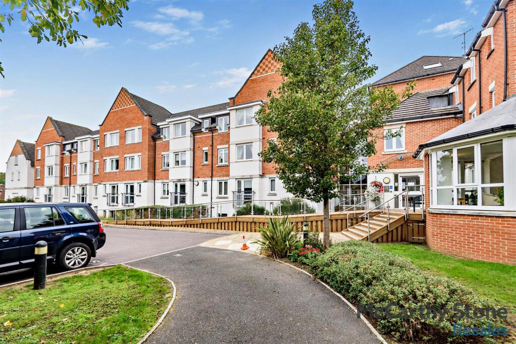 Main image of property: Abbotsmead Place, Caversham, Reading