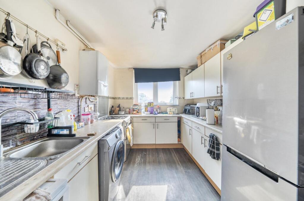 Rusper Close, Stanmore, HA7 photo 4