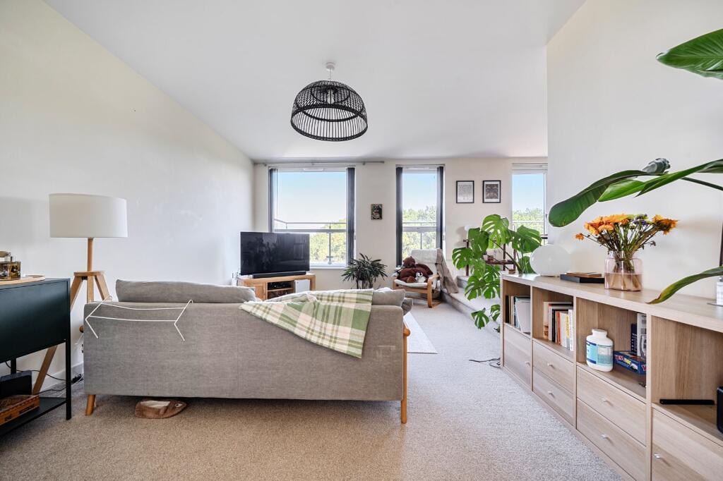 Apartment in Coventry, Hillfields - View 2