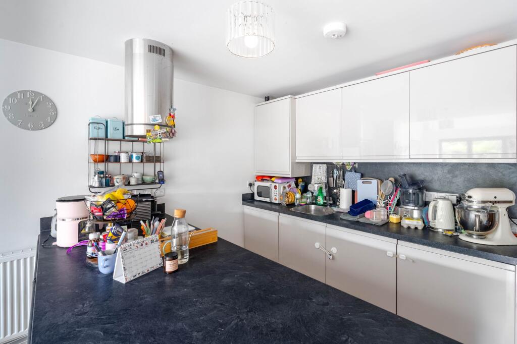 Apartment in Cambridge - View 5