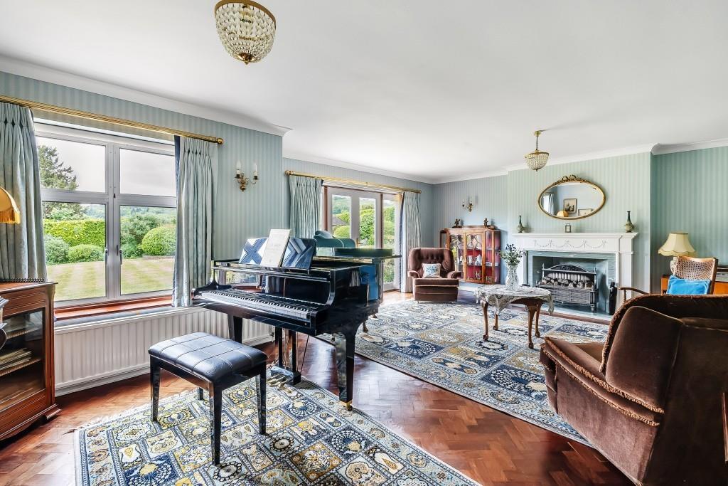 House in Mole Valley, Westhumble - View 3