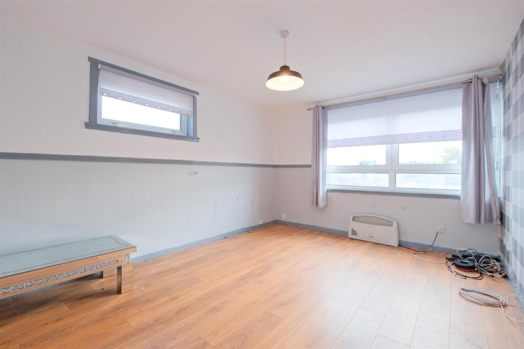 Apartment in Hamilton, Chantinghall - View 4