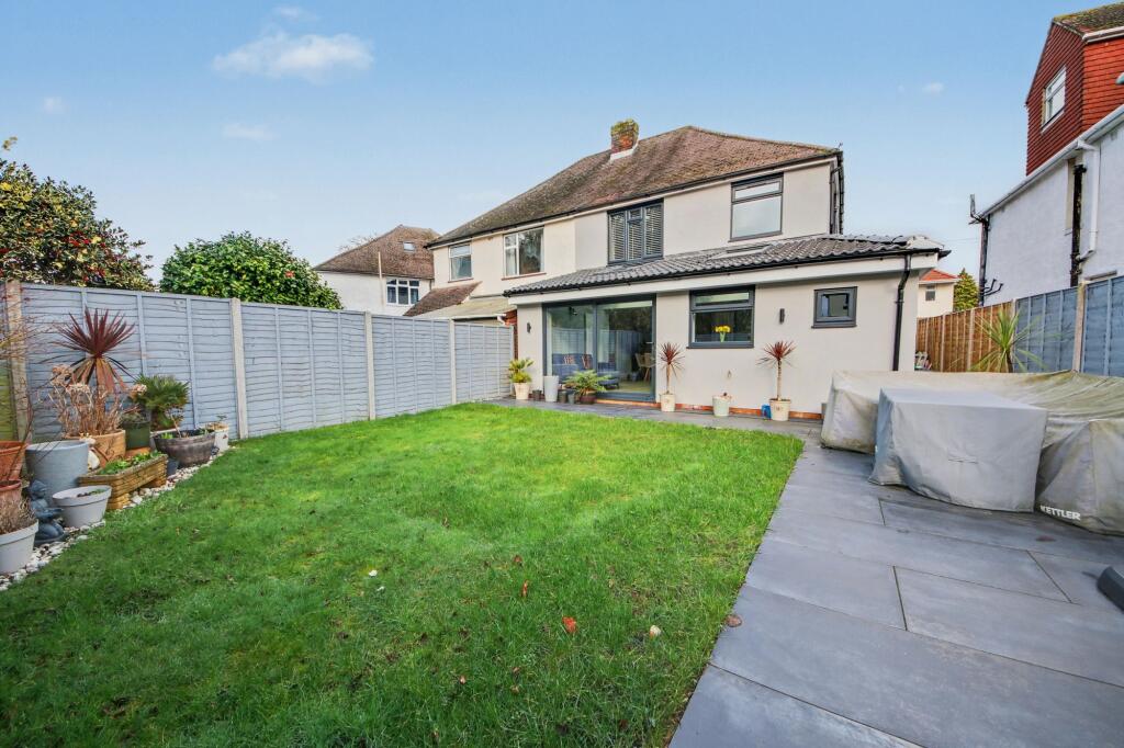 Milbury Crescent, Bitterne, SO18 photo 4