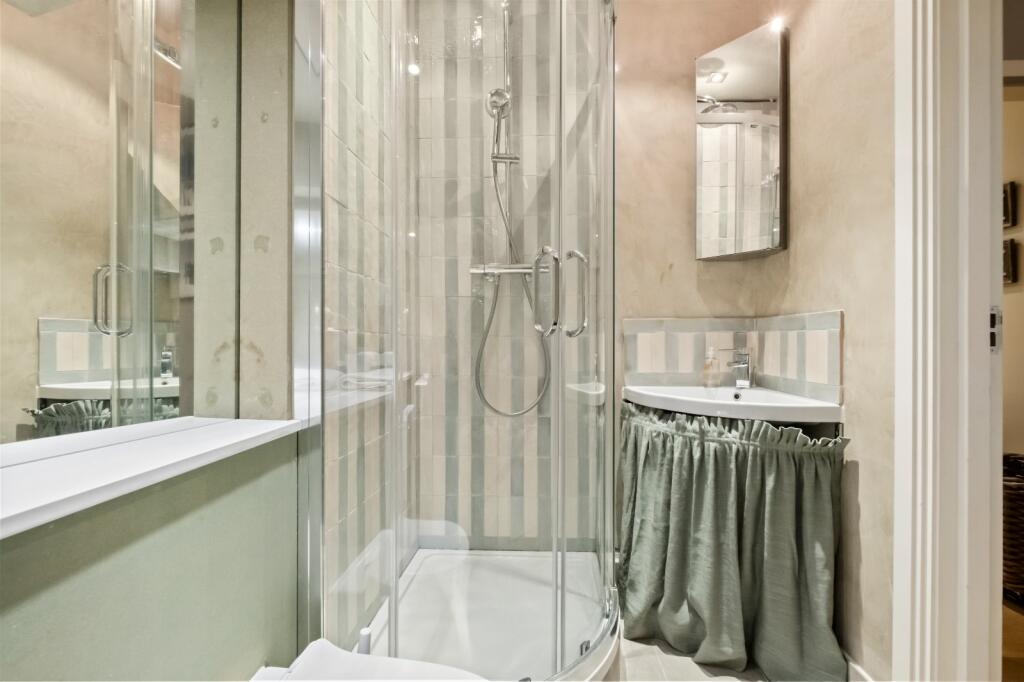 4 bedroom mews property for rent