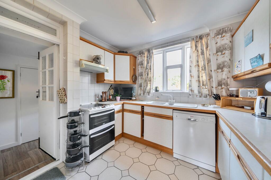 House in London, Hatch End - More