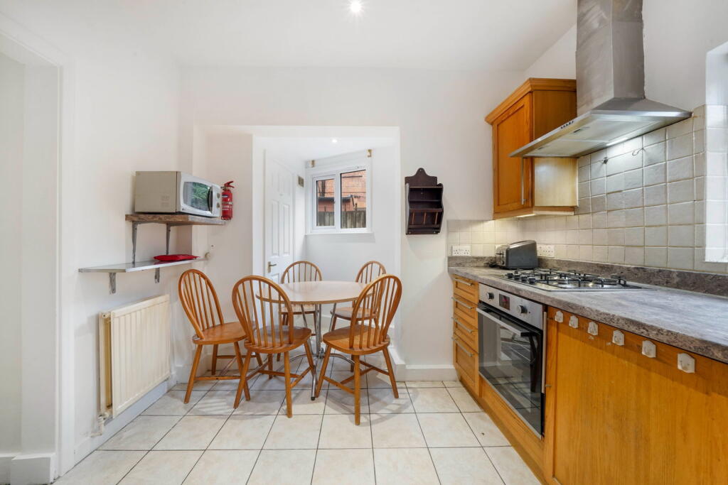 Apartment in London - View 5
