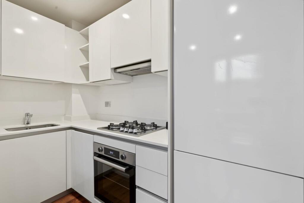 Apartment in London - View 4