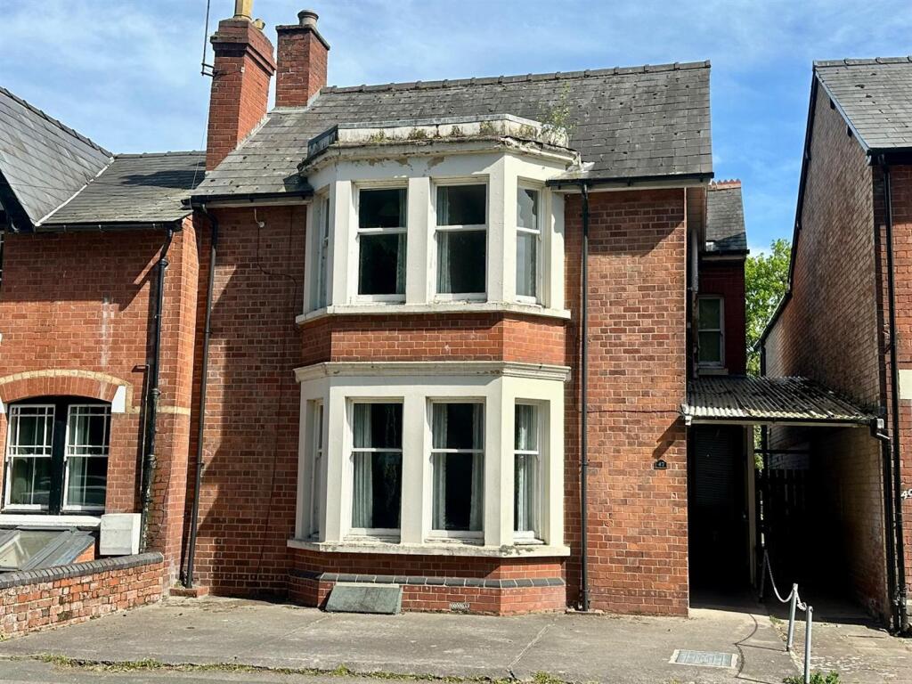 4-bed house on Mill Street, Hereford, £385,000