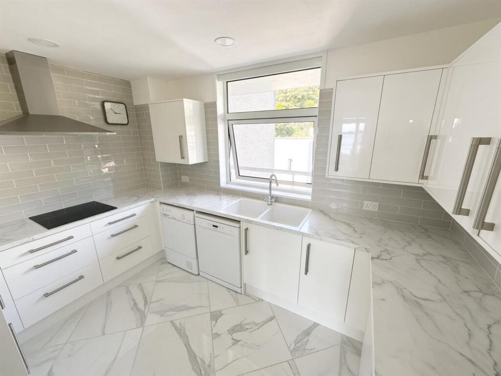 Apartment in Torquay - View 4