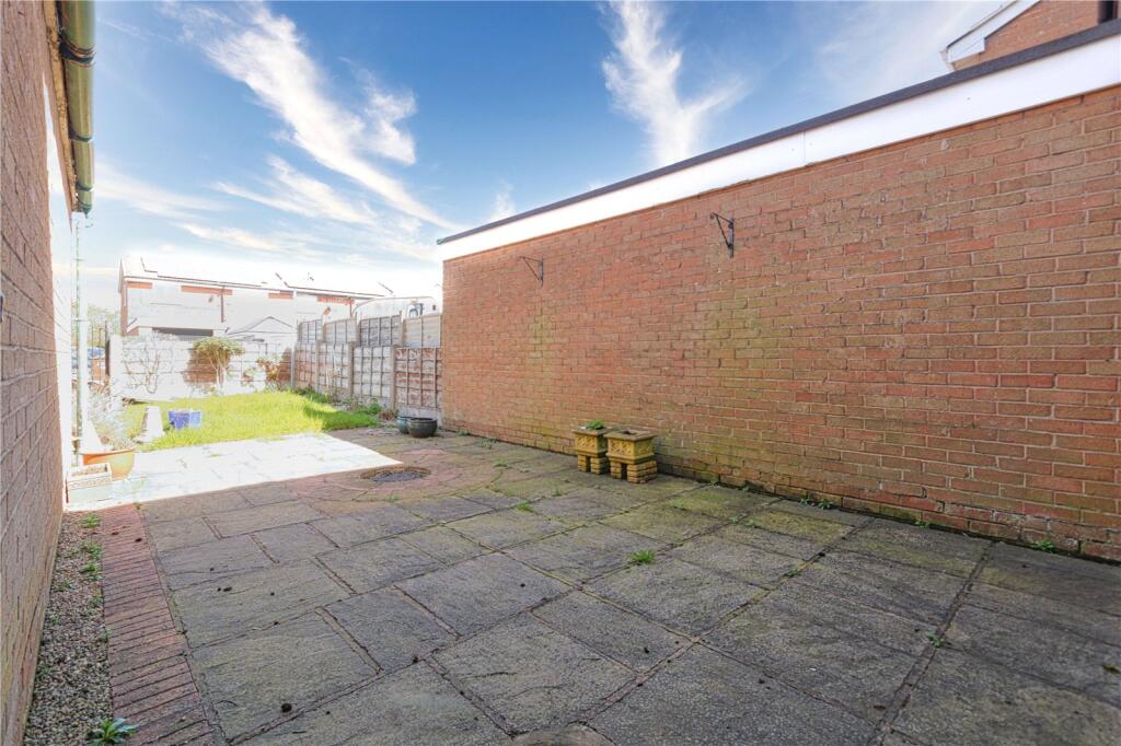 House in Tameside, Greater Manchester - More