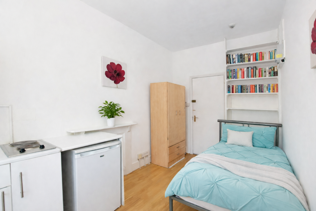 Studio flat for rent