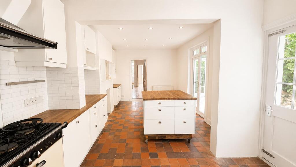 House in Tonbridge - View 4