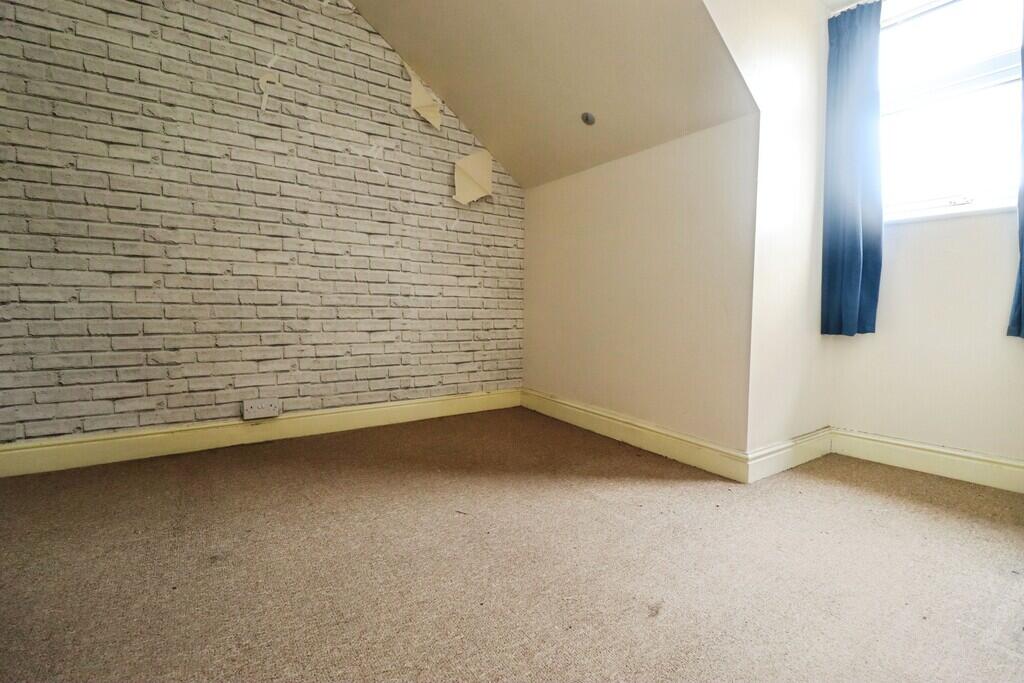 House in Lincoln, St. Giles - More