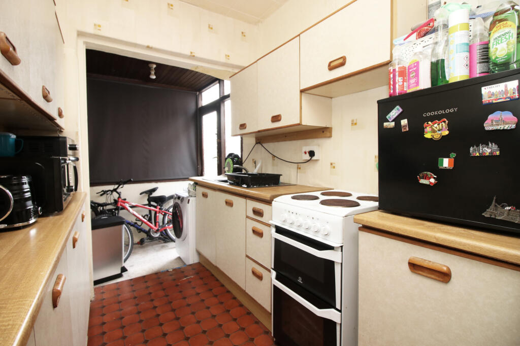Lockerbie Avenue,  Thornton-Cleveleys, FY5 photo 2