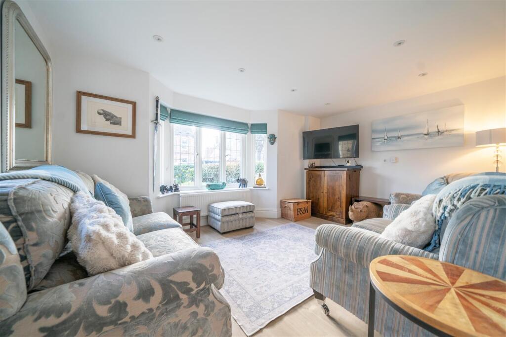 House in Weymouth, Melcombe Regis - View 2