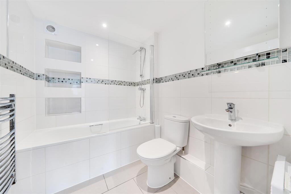 Apartment in Waverley, Haslemere - View 6