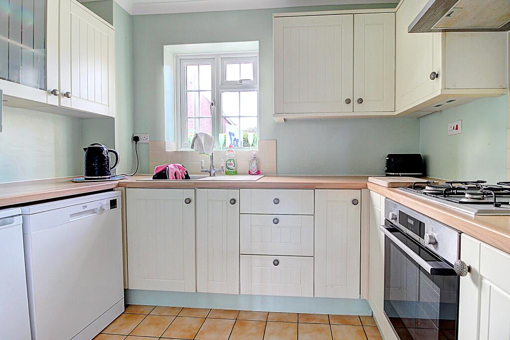 House in Basingstoke and Deane, Brighton Hill - View 2
