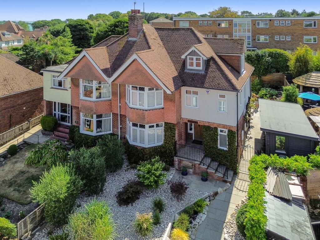 Main image of property: High Street, Hamble, Southampton, SO31