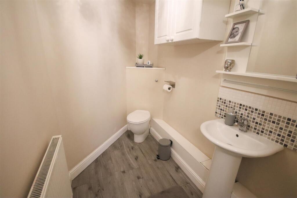 NN10, Glassbrook Road, Rushden - More
