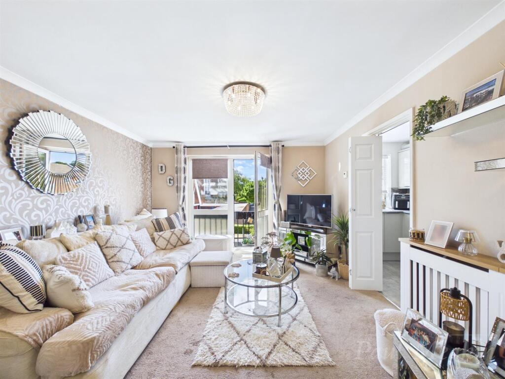 Apartment in Croydon - View 2