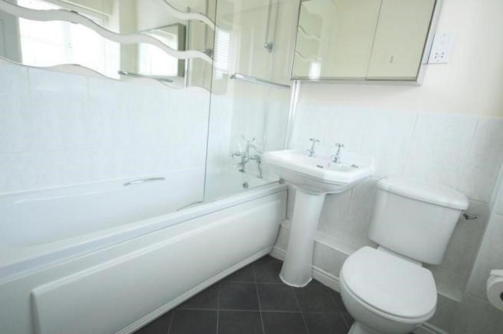 Marshfield, Dickens Heath, Solihull, West Midlands, B90 - More