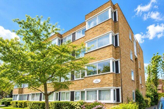 Main image of property: Queenswood Gardens, LONDON, E11